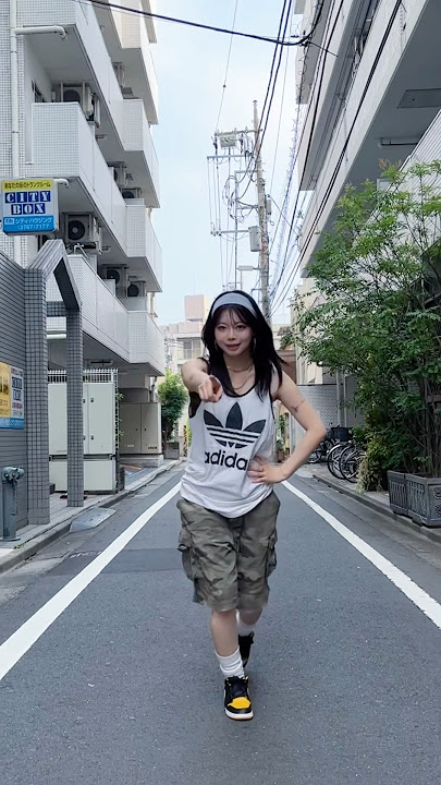 【ダンス】デビューした妹にTiktokで流行ってるBTSのBoy in Luv 踊らせたらうますぎた‼︎ #shorts #dance