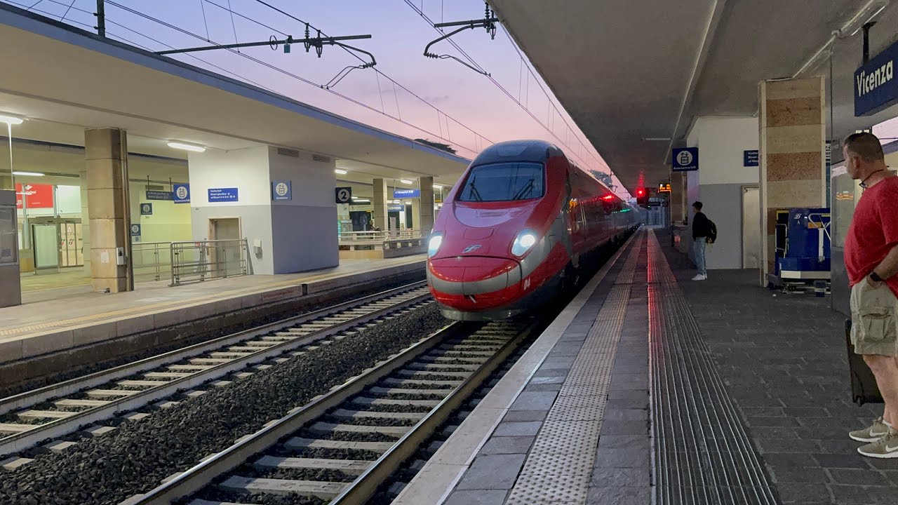VIAGGIO A BORDO DELLA BUSINESS CLASS DEL FRECCIAROSSA ETR 600
