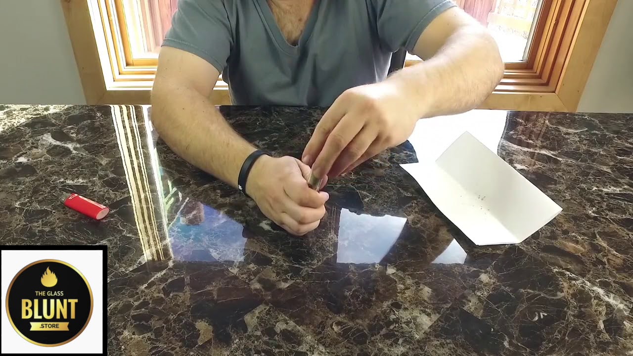 How To Use a Glass Blunt