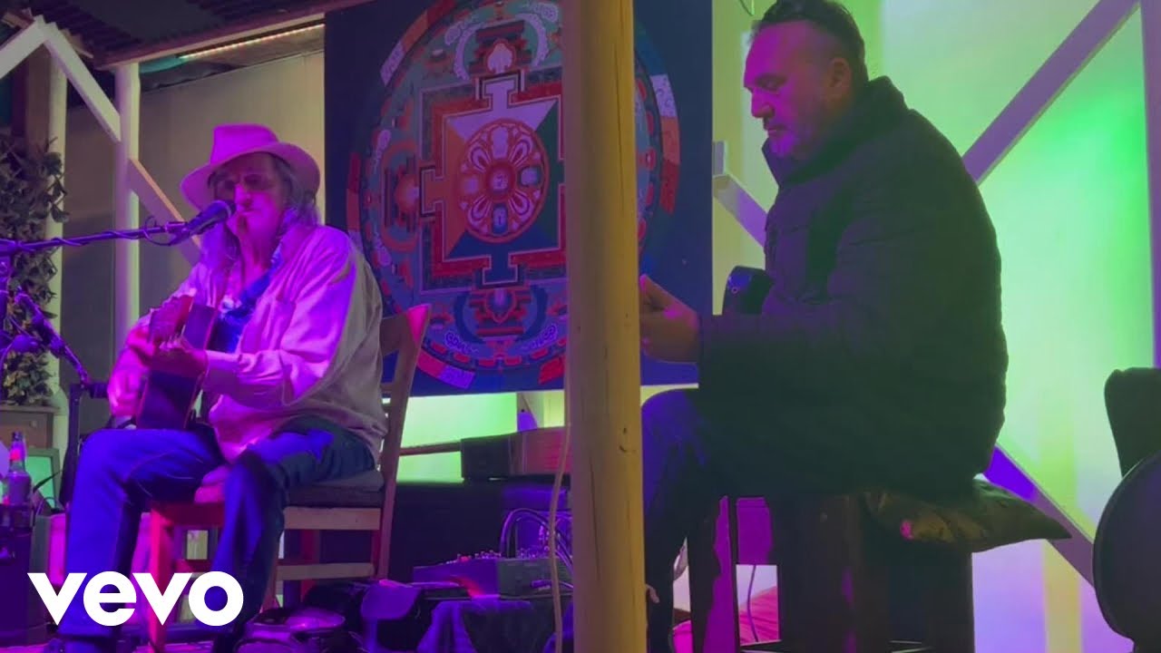 Barry Charles - Northern Shores ft. Paul Camilleri