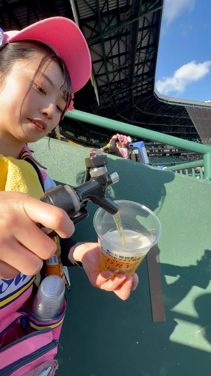 Hanshin Tigers at Koshien Stadium 🐯 7th Inning Stretch and $5