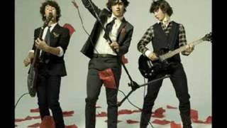 Jonas Brothers - Live To Party on screen lyrics