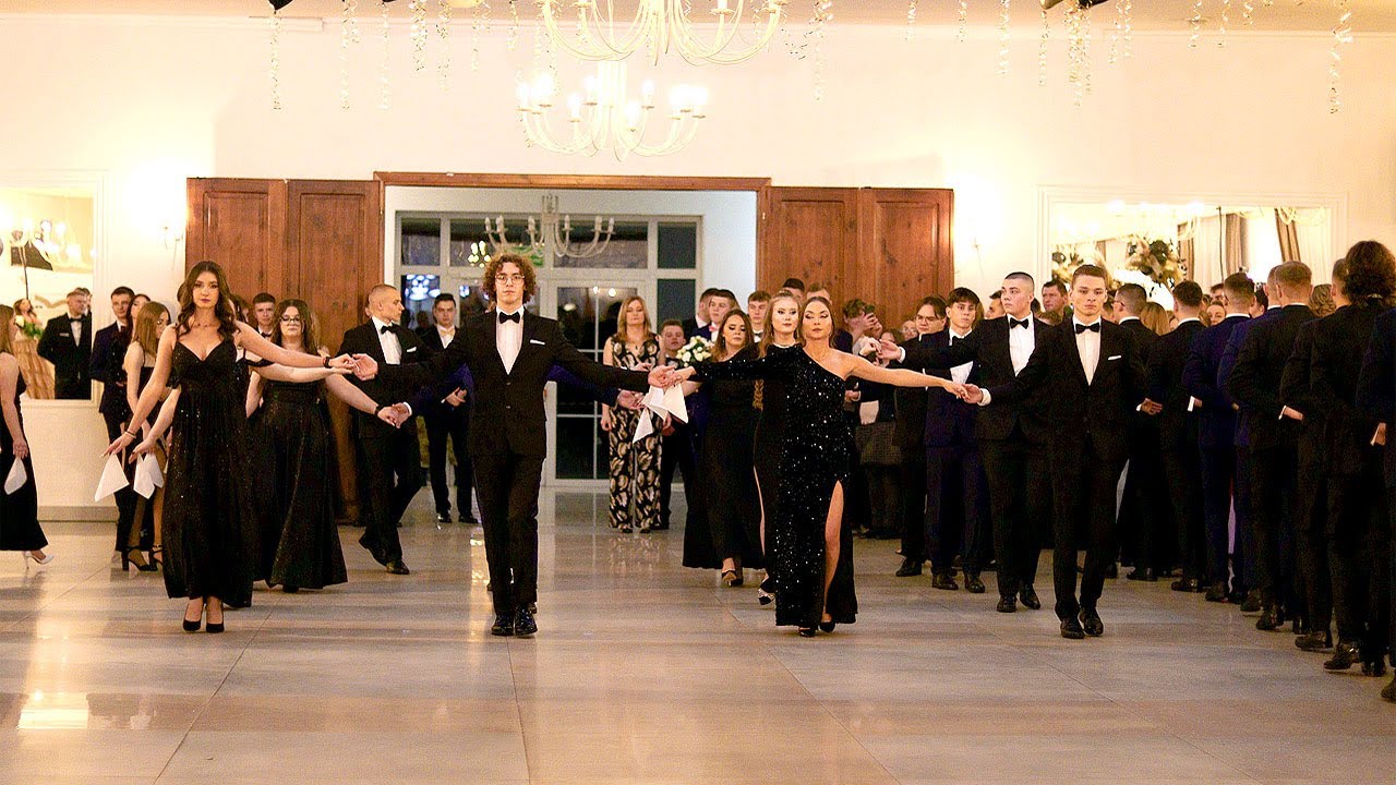 Wideo: Brawo! Brawo! Brawo czyli polonez maturzystów ZST Turek 2024.