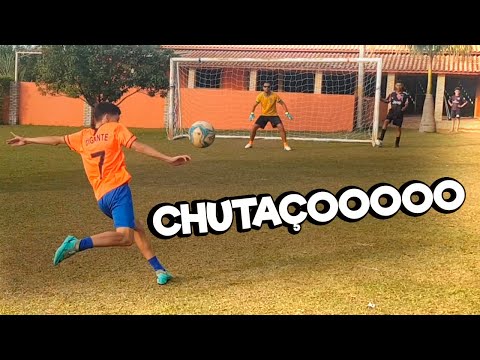 OLHA A BOMBA QUE ELE DEU NESTE DESAFIO DE FUTEBOL