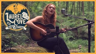 Bella White - “Now She Knows What It Feels Like” (Laurel Cove Sessions) | Musical Mooonshine