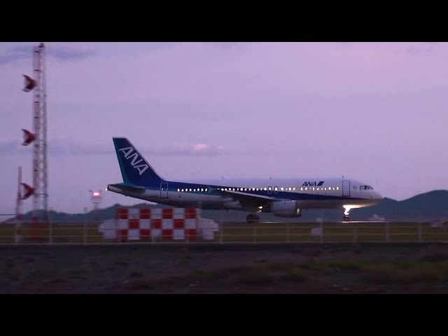 ANA AIRBUS A320 壁掛け時計　開港記念 楽天市場】ANA「トワイライトエアポート」 2026年 カレンダー CL26