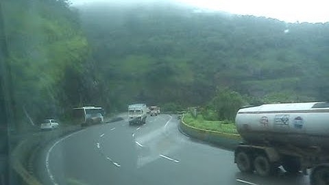 MSRTC Shivneri Volvo ride on Pune-Mumbai expressway in the monsoons at Lonavala ghat