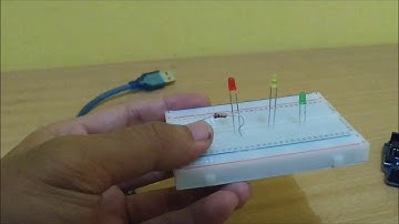 Simulasi Lampu Lalu Lintas dengan Menggunakan Arduino Uno