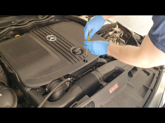 Mercedes-Benz C 220 CDI (W204) OM651 - Oil Change 