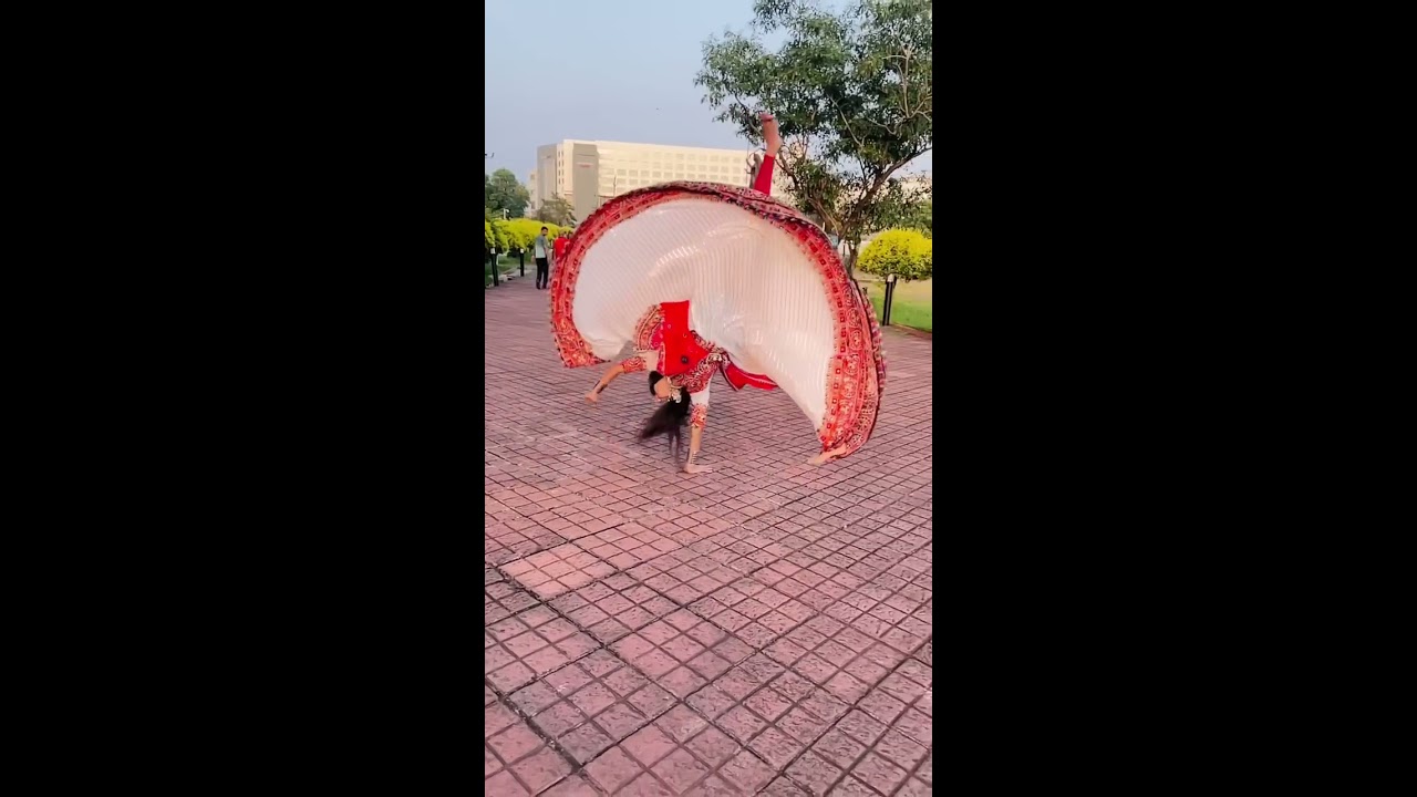 Navratri special  nagadasangdholbaje  stunt  cartwheel  navratri  shortsvideo  dancers