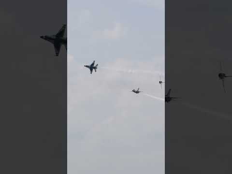 USAF Thunderbirds Incredible Stunt At Dayton Airshow Shorts