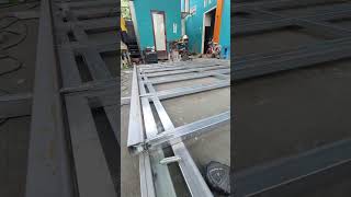 Pintu Lipat Rel Handerson