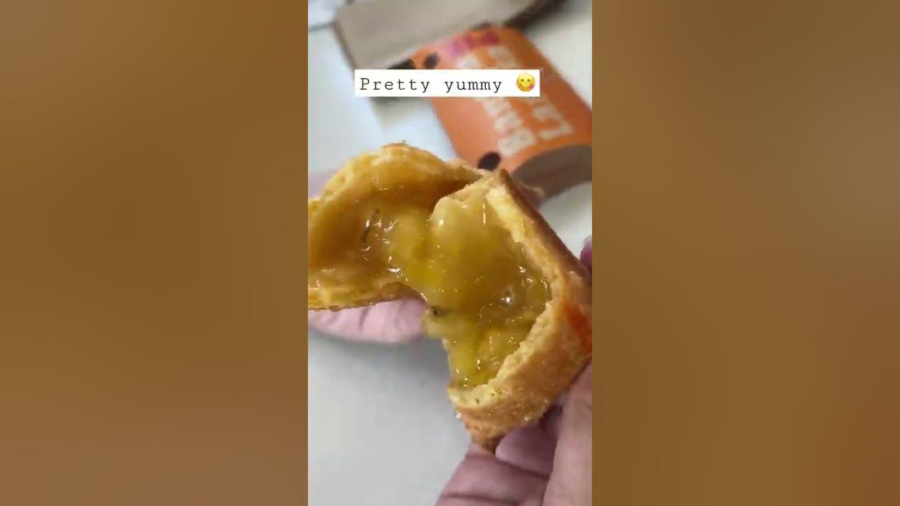 Trying the banana langka pie from Jollibee YouTube