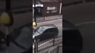 هجوم جديد على المساجد ...3متطرفين يهاجمون المصليين في لندن 