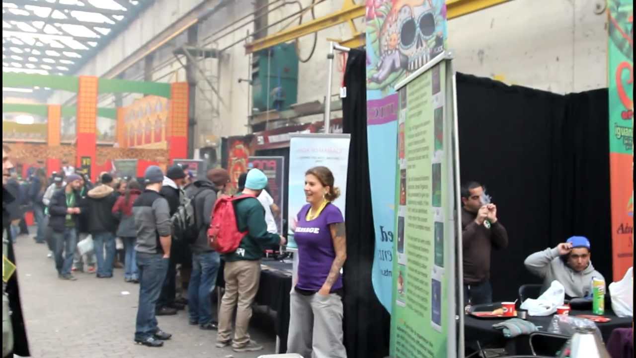 A quick walkthrough the Cannabis Cup Expo and to the Marquee for Seminars and Smoking