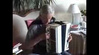 Gifted Blind russian accordion player in germany - Russlanddeutsche