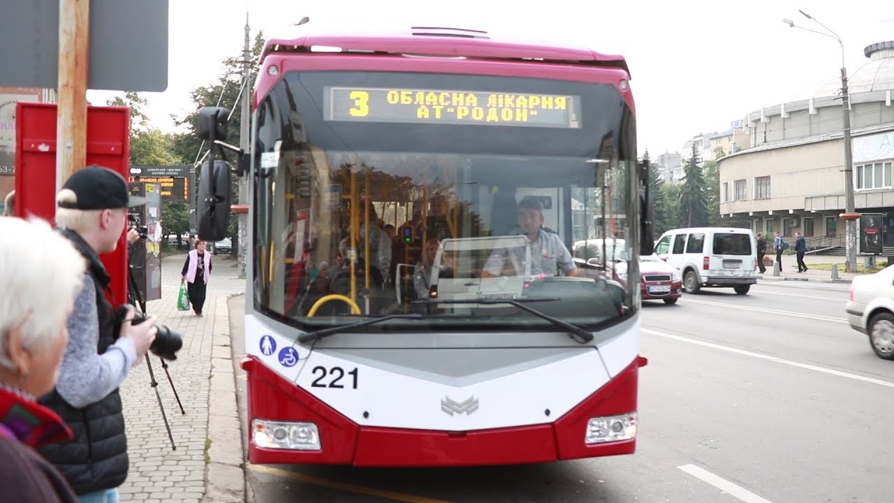 На вулиці Івано-Франківська виїхали нові білоруські тролейбуси