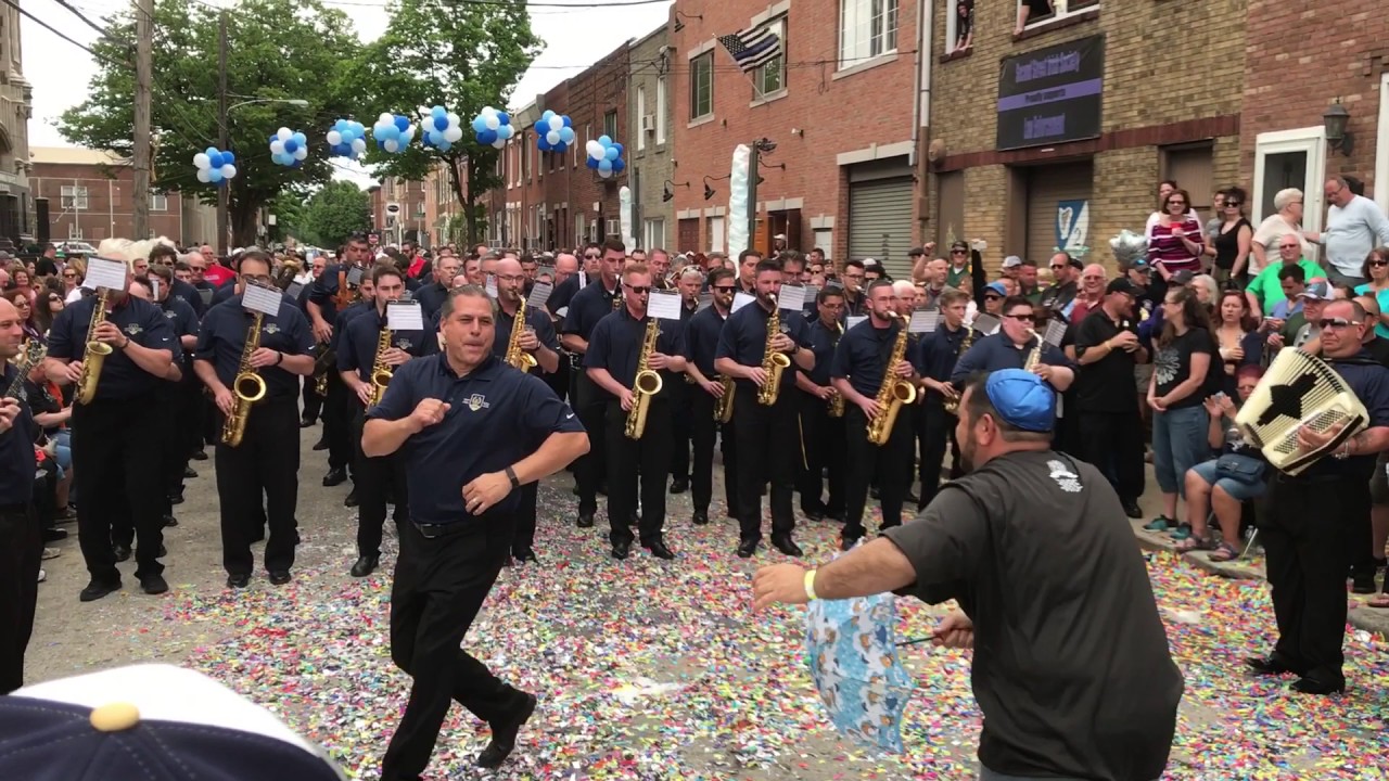 Quaker City String Band Serenade 2017 South Philadelphia String Band