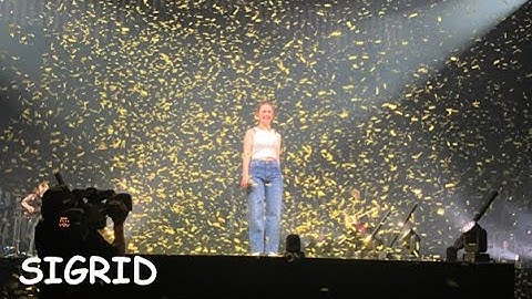 Sigrid at Wembley November 2022 review
