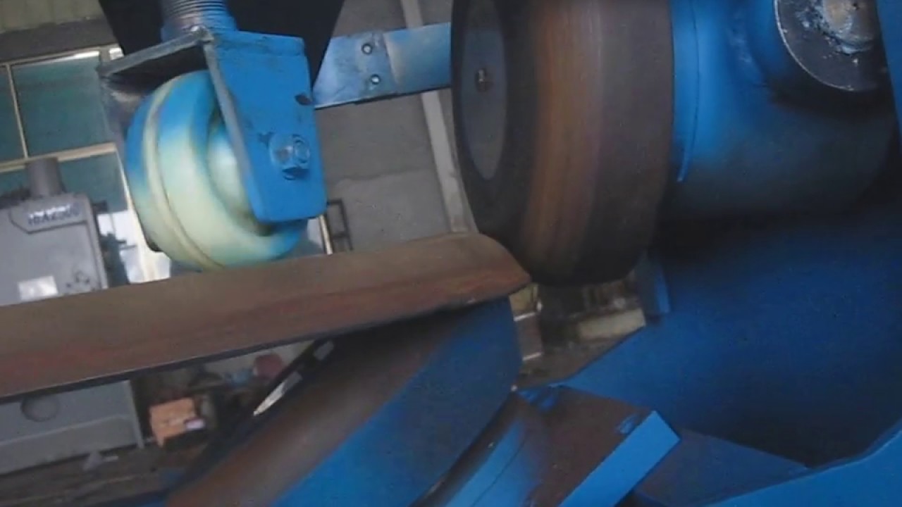 Dish end press and flanging machine