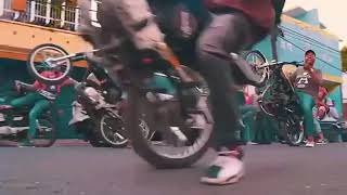 Oana Celaru saco una canción.