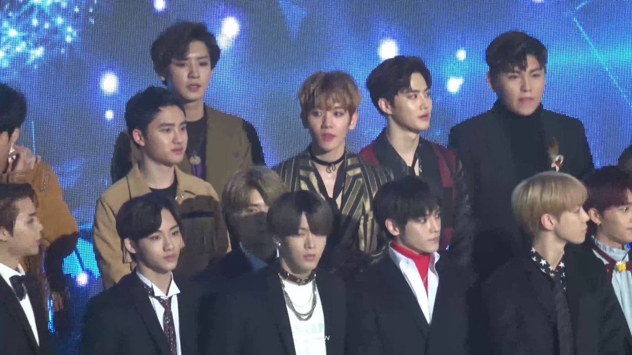 170222 가온차트 엔딩 백현이