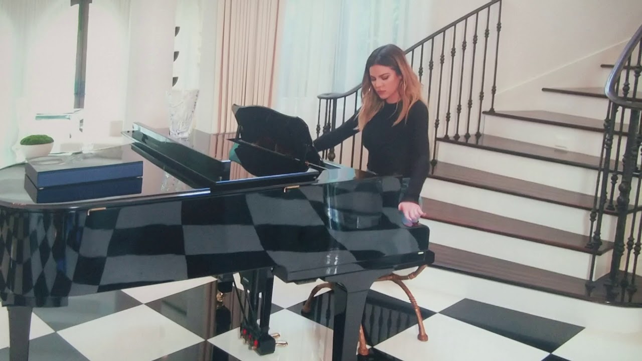 Khloe Kardashian's PIANO Skills are MY FAVE 🤣🤣❤❤❤❤🎹🎹