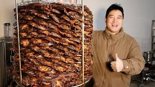 湖南小伙3代卖鱼，30万大烤箱一次烤6000条，三烤三卤韧劲赛牛肉