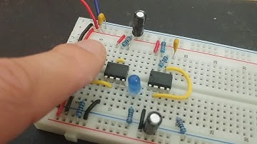 02. Monostable mode clock pulse generator