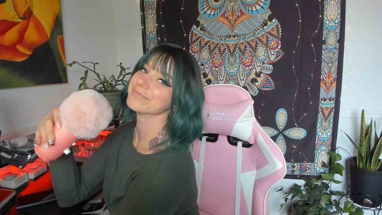 Destructive past person seeking you out to maintain a sort of limerence, RED FLAG WARNING! see 🎵 👇