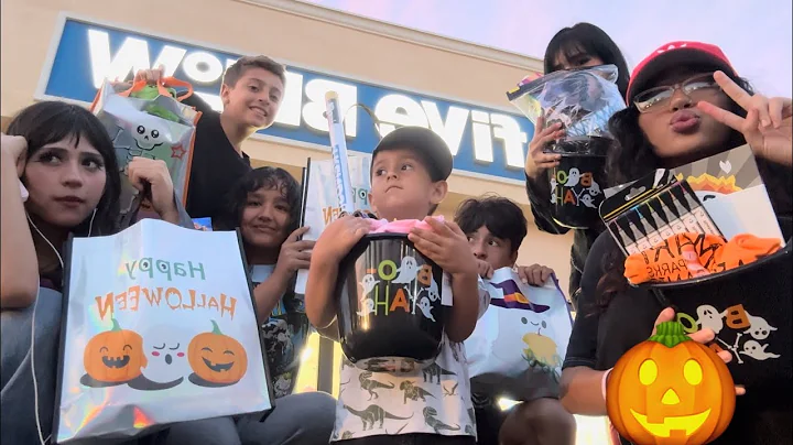 WE MADE EACH OTHER SPOOKY BASKETS!!😱🎃✨