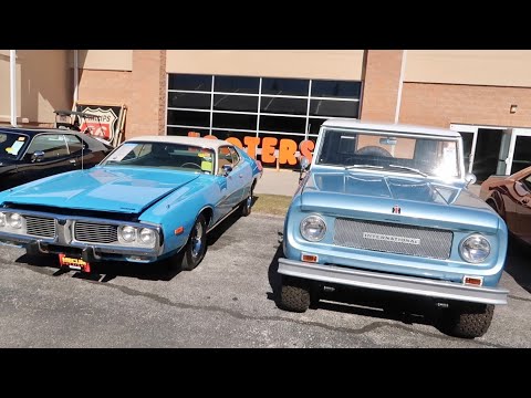 Classic Cars & Neon Sign Overload at Last Day of Mecum Auto Auction Kissimmee / Portillo’s Hot Dogs