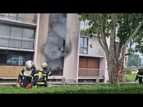 Un immeuble en feu à Saint-Lô, dans le quartier du Val-Saint-Jean
