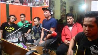 Dadali - Disaat Aku Pergi (Live Accoustic at Citraswara FM)
