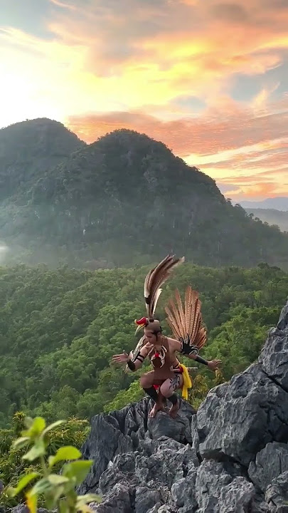 TARI BURUNG ENGGANG KALIMANTAN,KEREN ABIS #shorts #feedshorts #instagram  #borneo #kalimantan #dayak