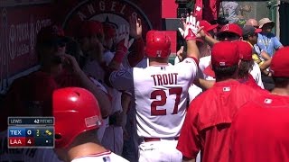 TEX@LAA: Trout lifts sacrifice fly in the 2nd inning