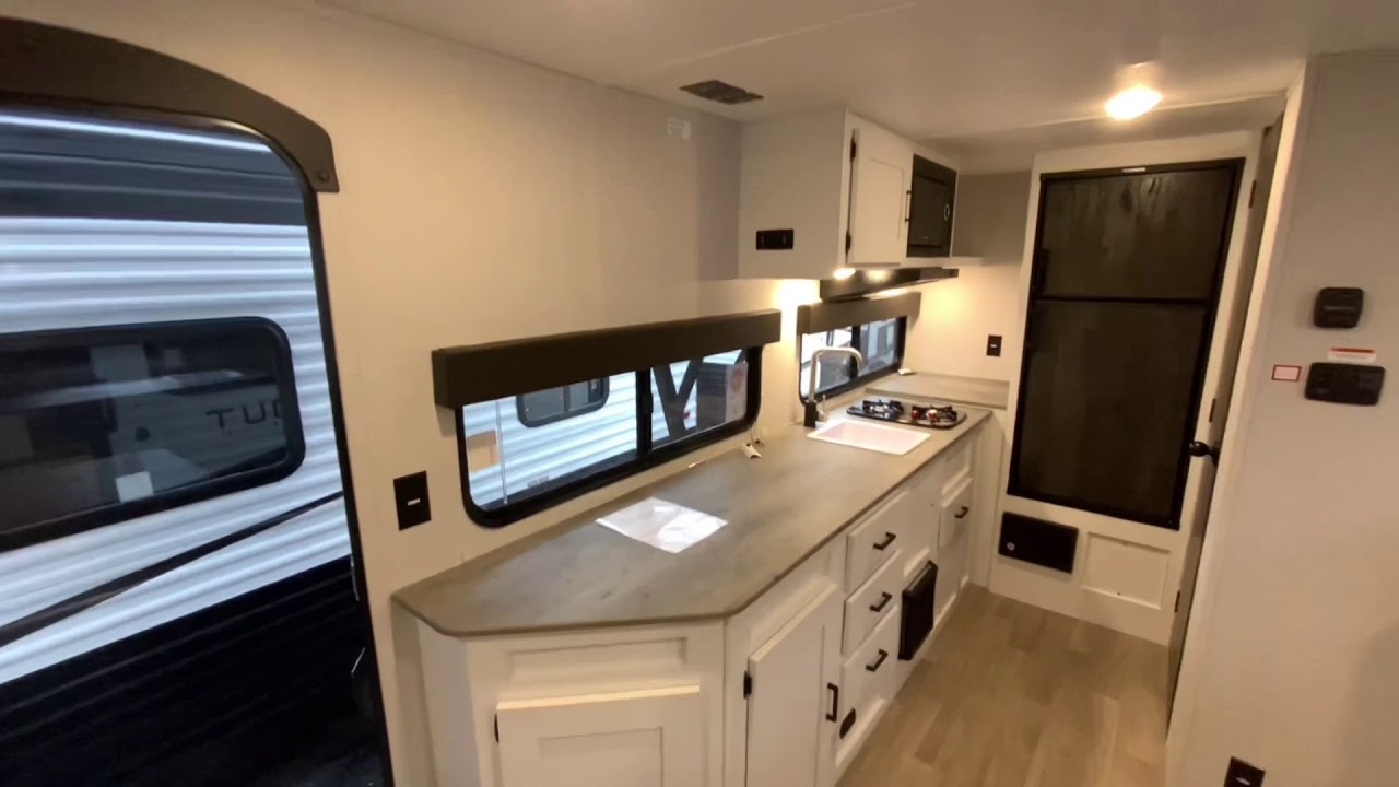 BRAND NEW 2021 KEYSTONE RV HIDEOUT 174RK TRAVEL TRAILER CAMPER RV W/ SINGLE SLIDE, WEIGHS 3800 LBS.