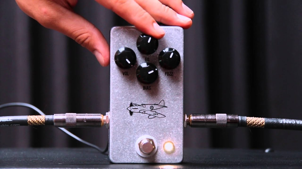 JHS FireFly Fuzz Demo en español. - YouTube