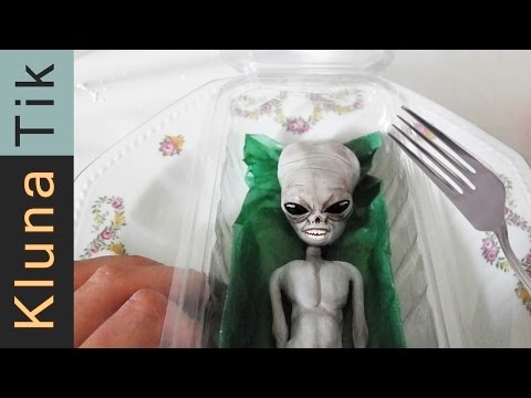 KLUNA Eating a LIVING ALIEN!!    Kluna Tik Dinner #24 | ASMR eating sounds no talk