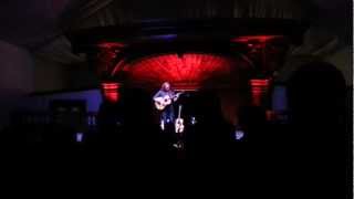 Newton Faulkner - I&#39;m Not Giving Up Yet (Live at The Abbey)