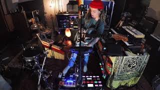 Tash Sultana - BIG SMOKE (Studio Jam Version)