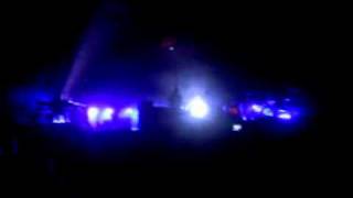 Massive Attack - United Snakes (Live in Belo Horizonte, Brazil, 15-11-2010)