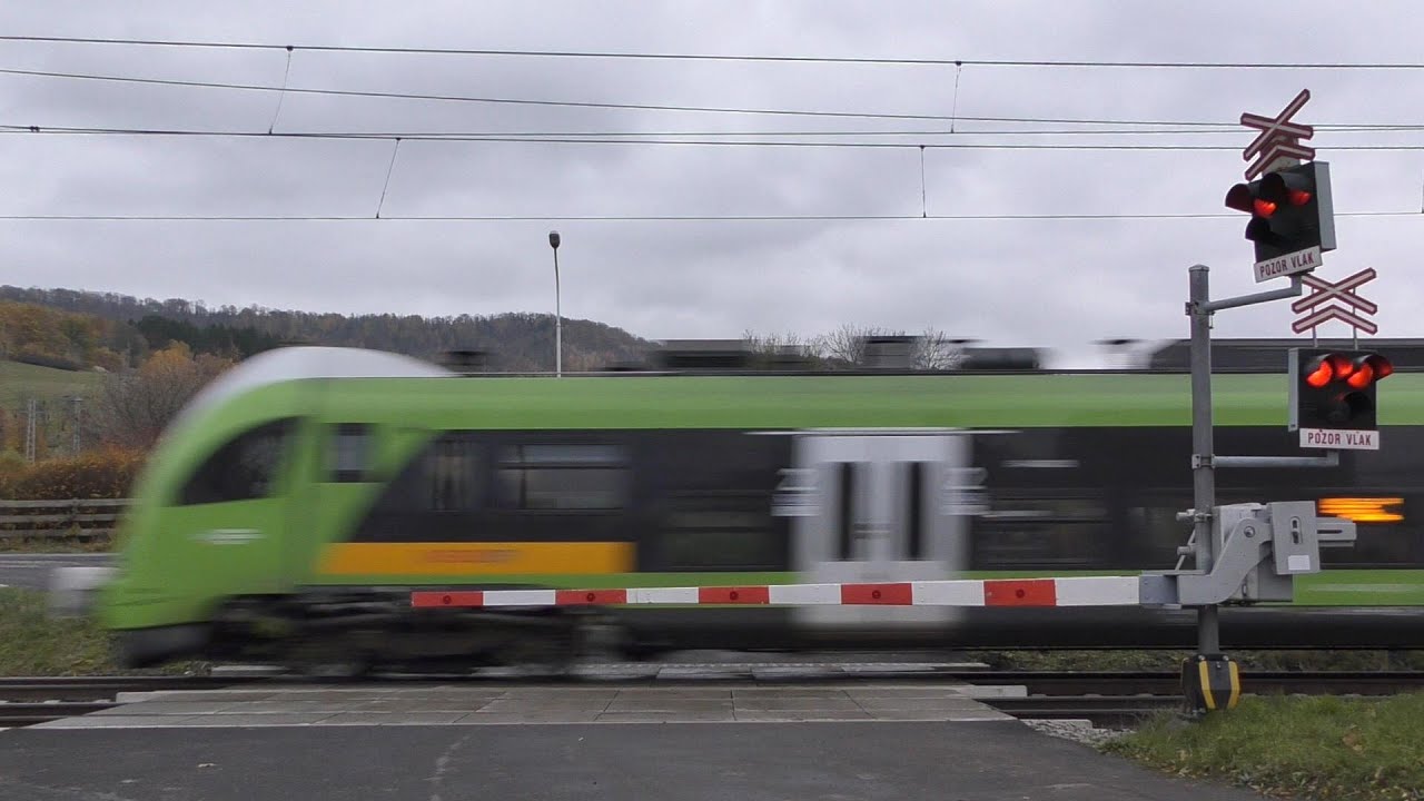 Železniční přejezd Křešice u Děčína - P2992 - 17.11.2023 - YouTube