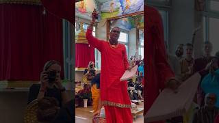 Devotees Dancing and Singing with Paramahamsa Vishwananda