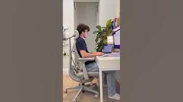 Could this be the future of desk chairs?? 🤔  ​⁠@LiberNovo  #ErgonomicChair #OfficeChair #WFH