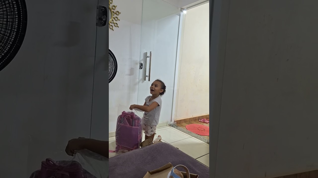 Surpresa , Tonton recebe uma mochila do lilo e stich