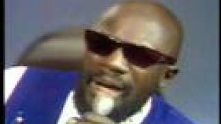 Isaac Hayes - Walk On By chords