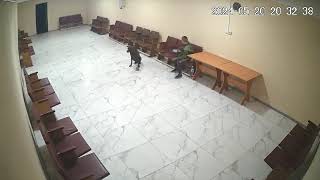 Підлітки псують майно в укритті