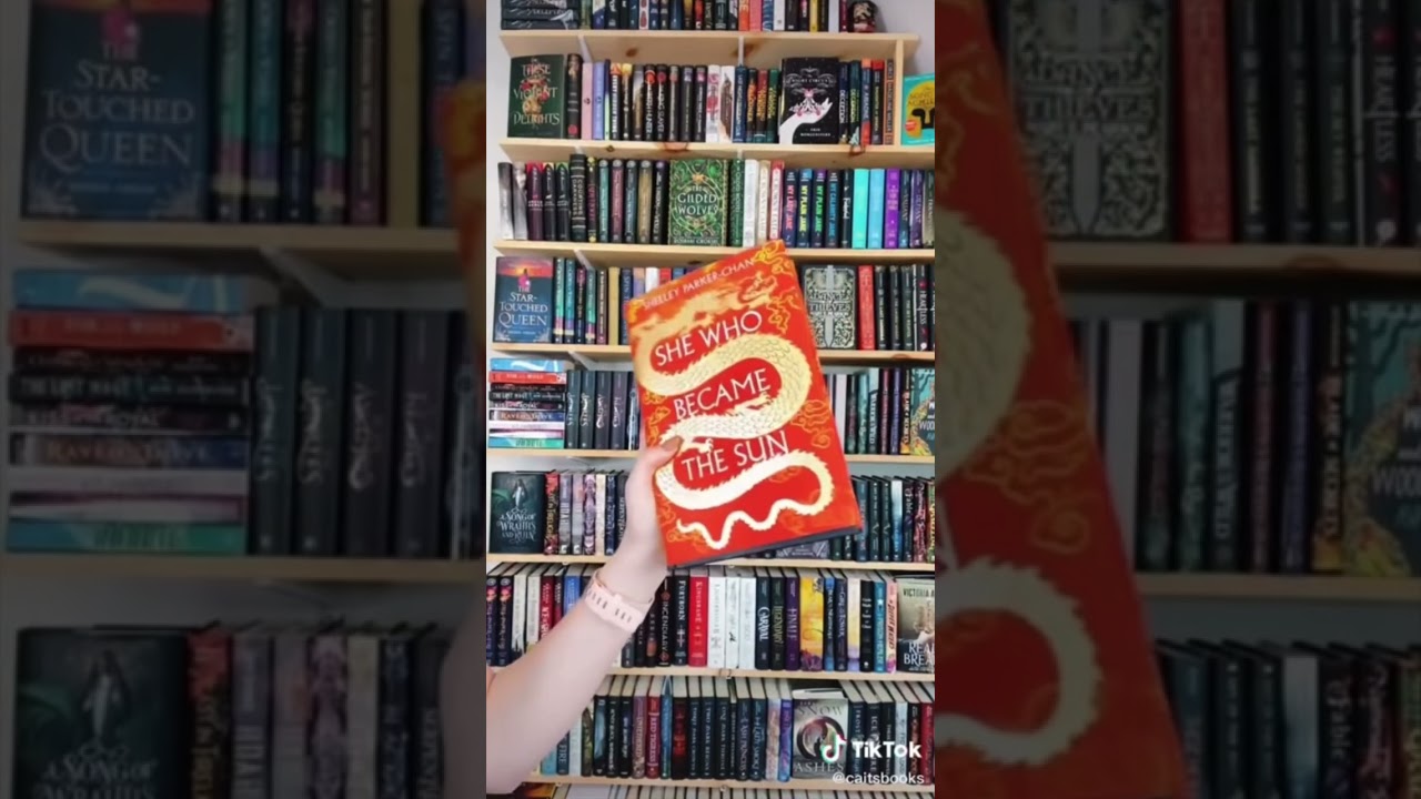 🫢 | credits to: @caitsbooks on tiktok