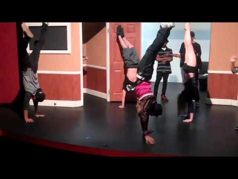 OMGtv!! LIVE Cast Handstand Competition!! Who wins?!